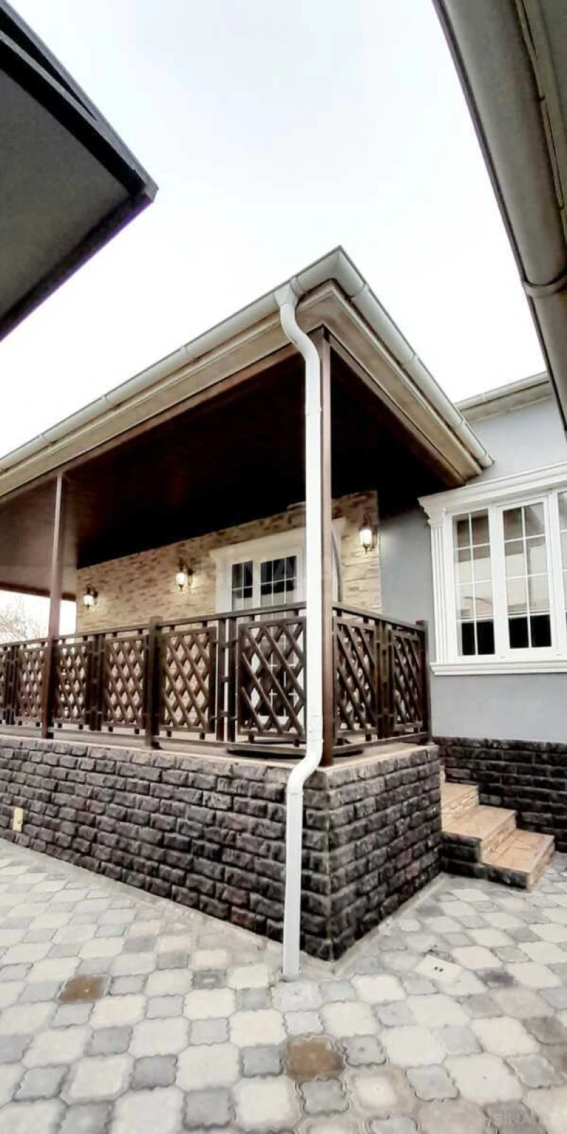 Satılır 4 otaqlı həyət evi 160 m²