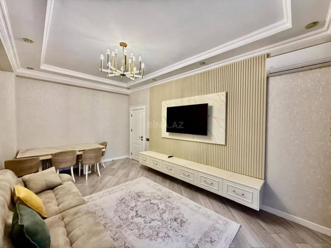 Satılır 4 otaqlı mənzil 121 m²