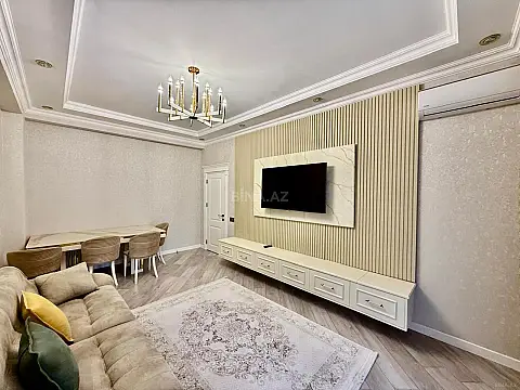 Satılır 4 otaqlı mənzil 121 m²