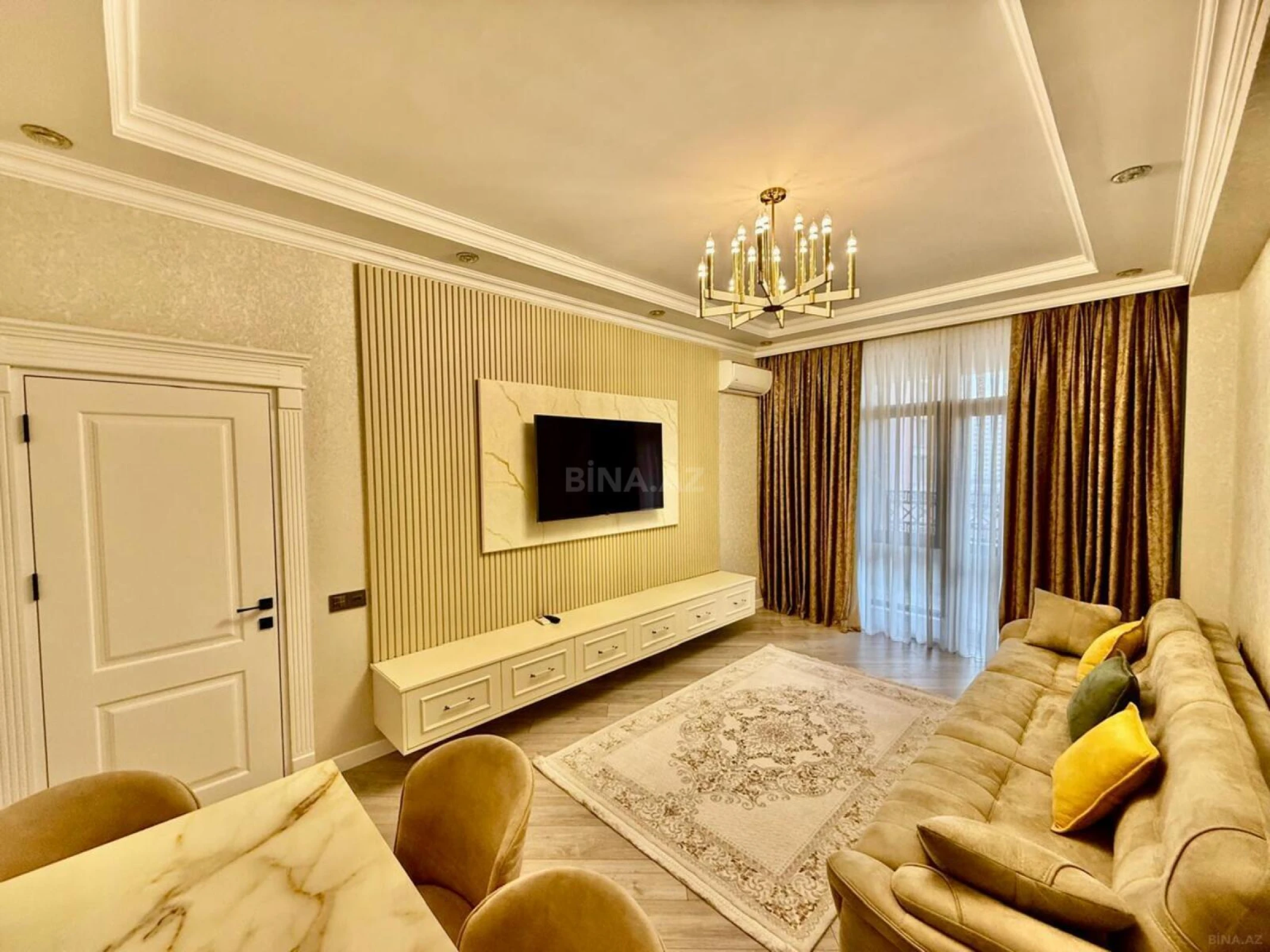 Satılır 4 otaqlı mənzil 121 m²