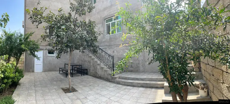 Satılır 5 otaqlı həyət evi 180 m²