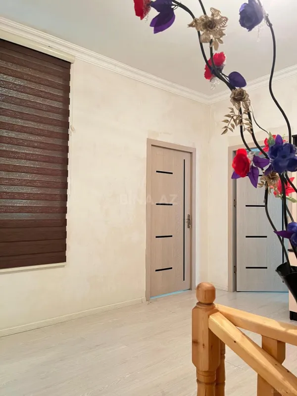 Satılır 5 otaqlı həyət evi 180 m²