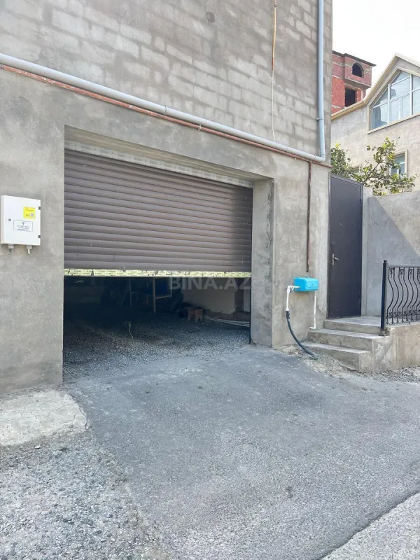 Satılır 5 otaqlı həyət evi 180 m²