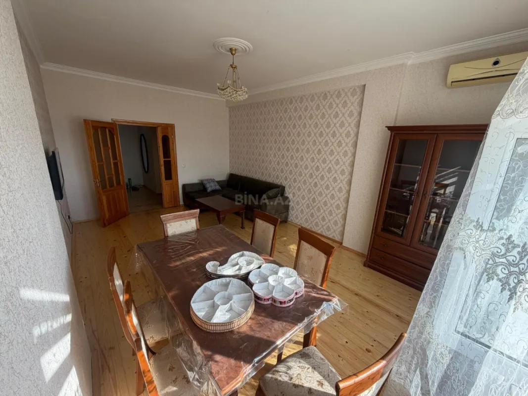 Kirayə verilir 2 otaqlı mənzil 73 m²