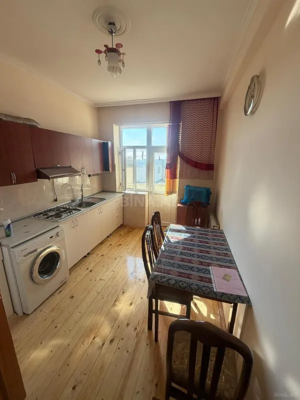 Kirayə verilir 2 otaqlı mənzil 73 m²