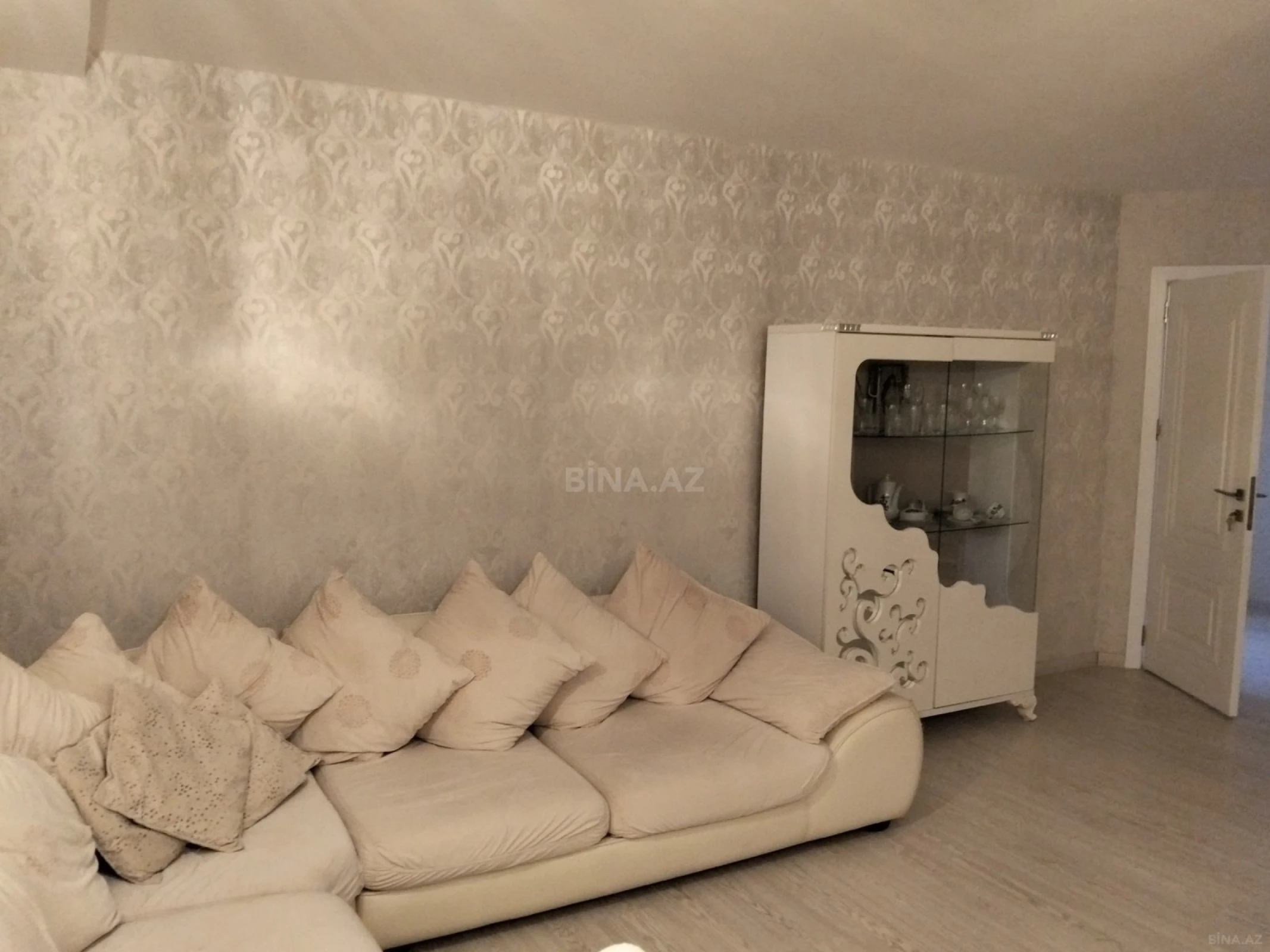 Satılır 3 otaqlı mənzil 96 m²