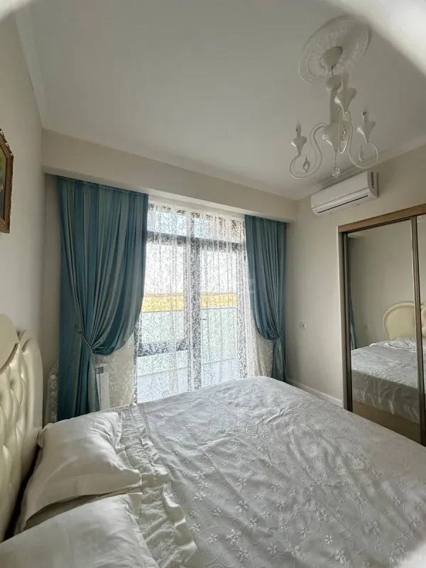 Kirayə verilir 2 otaqlı mənzil 60 m²
