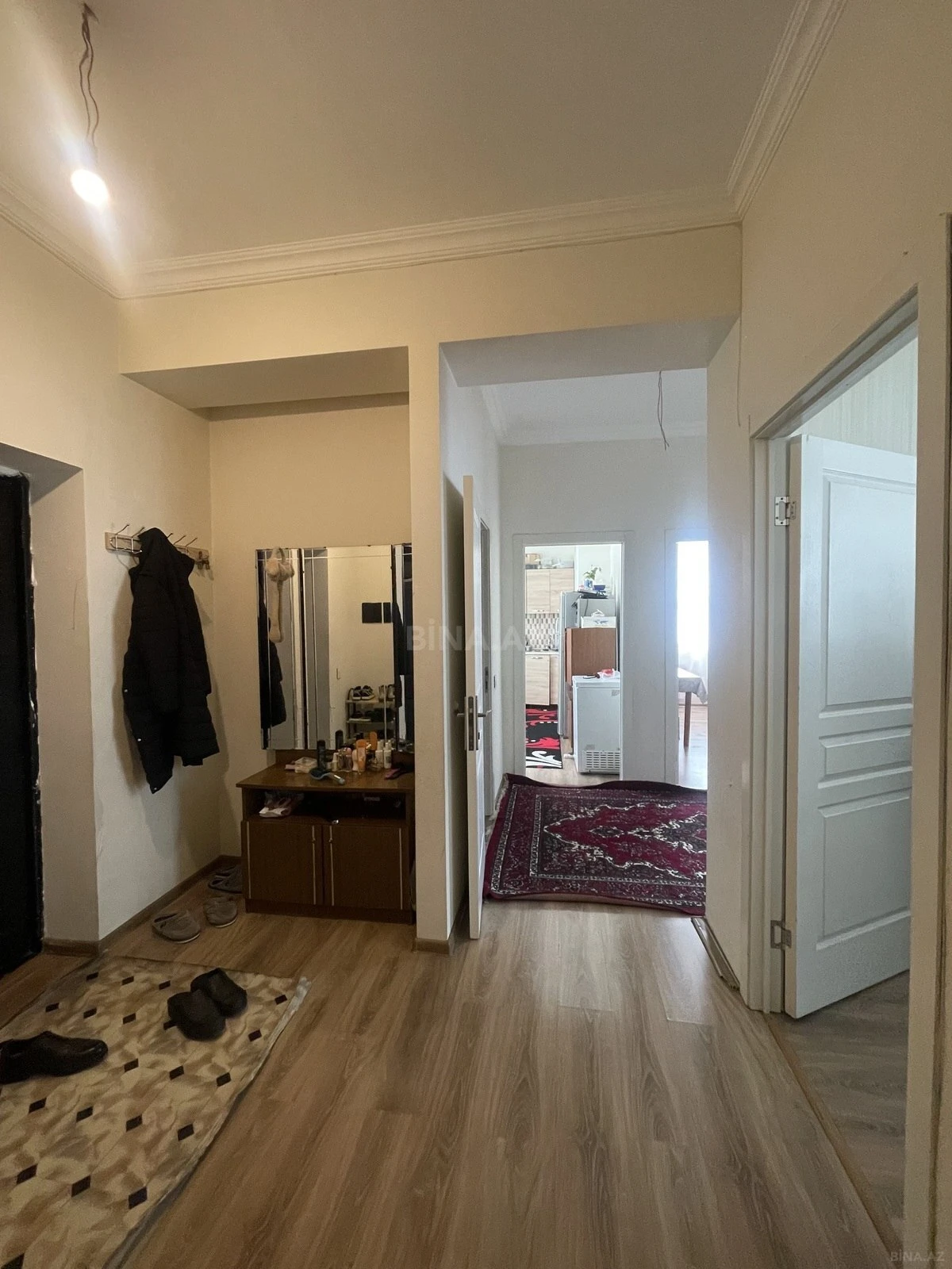 Satılır 4 otaqlı mənzil 93 m²