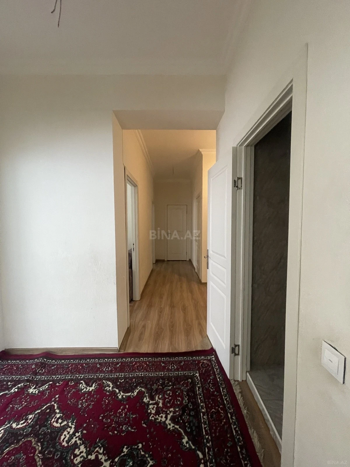 Satılır 4 otaqlı mənzil 93 m²