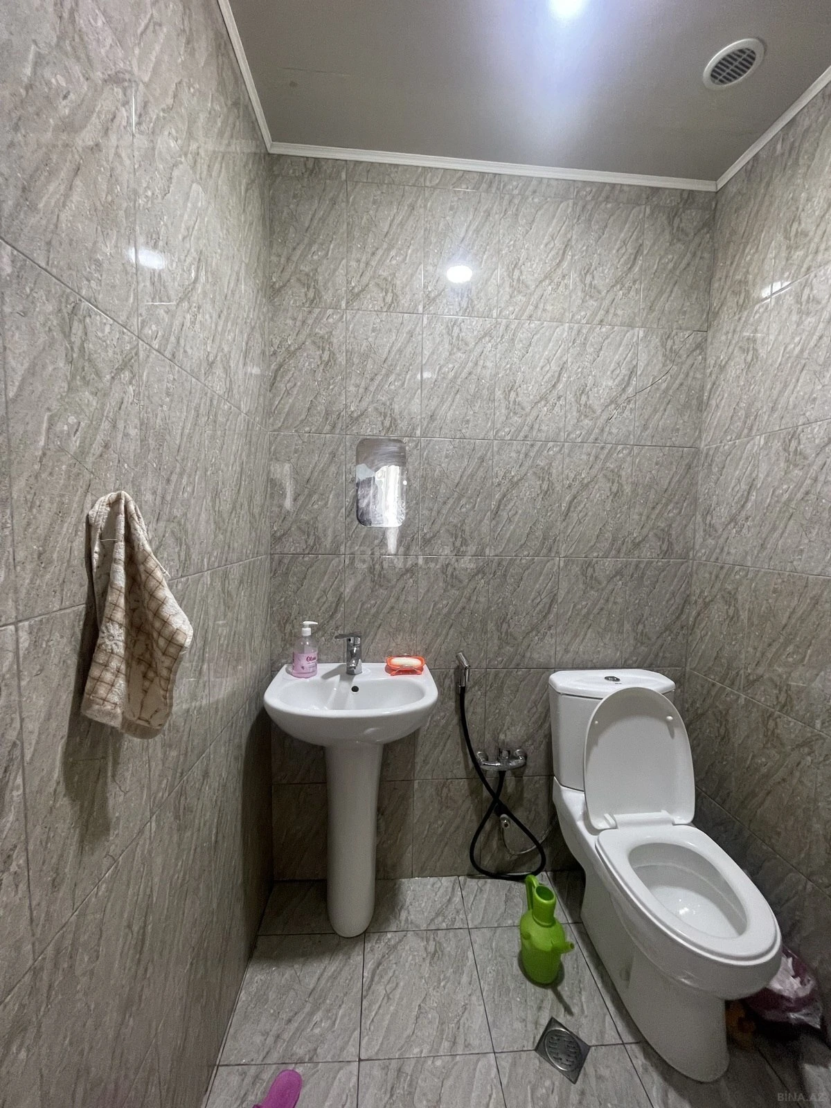 Satılır 4 otaqlı mənzil 93 m²