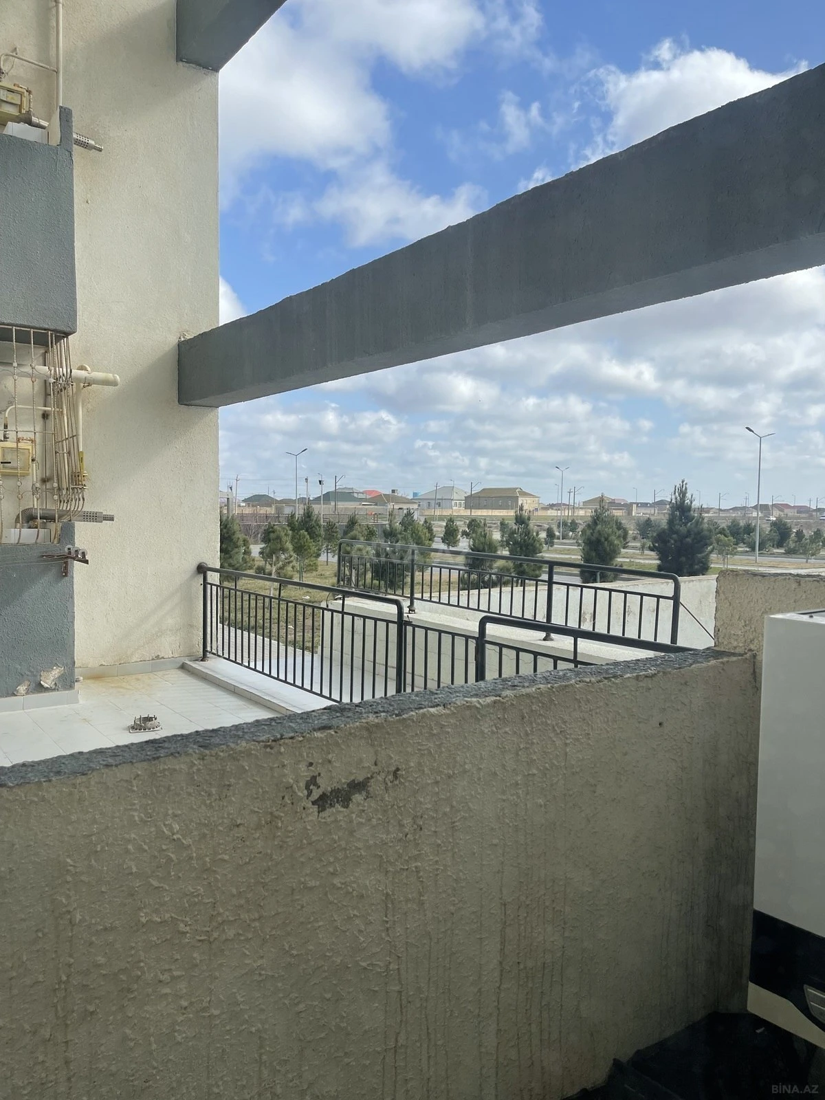 Satılır 4 otaqlı mənzil 93 m²