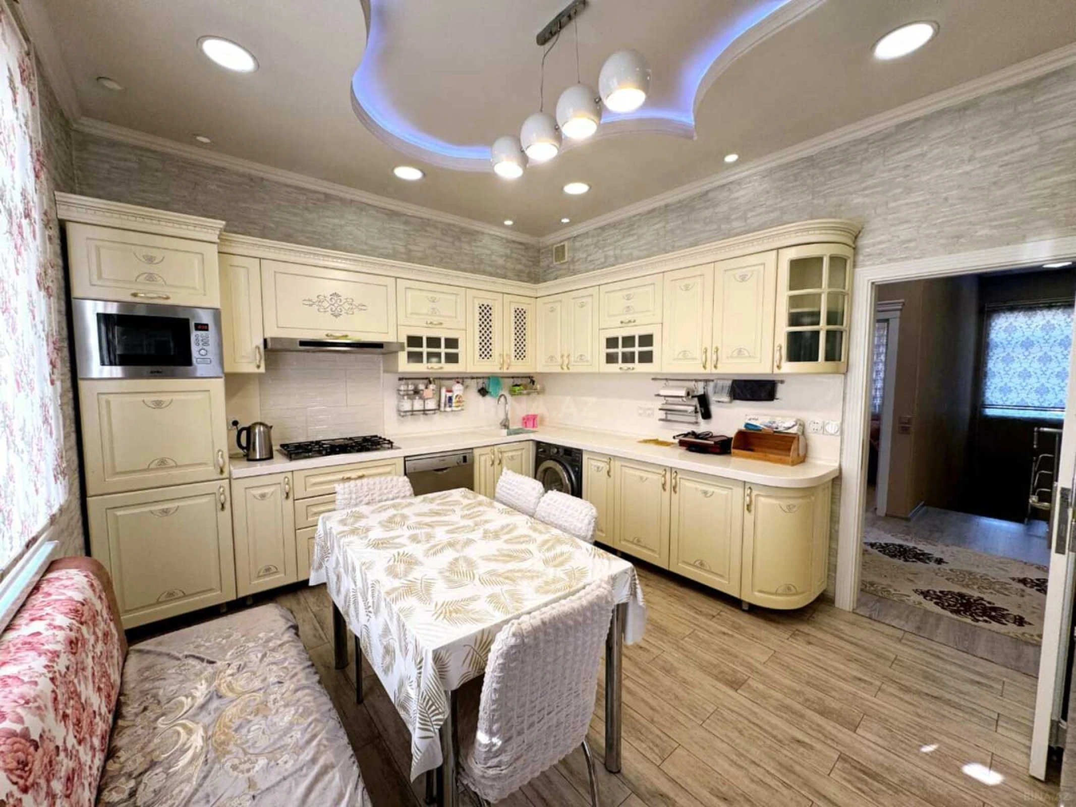 Kirayə verilir 4 otaqlı həyət evi 160 m²