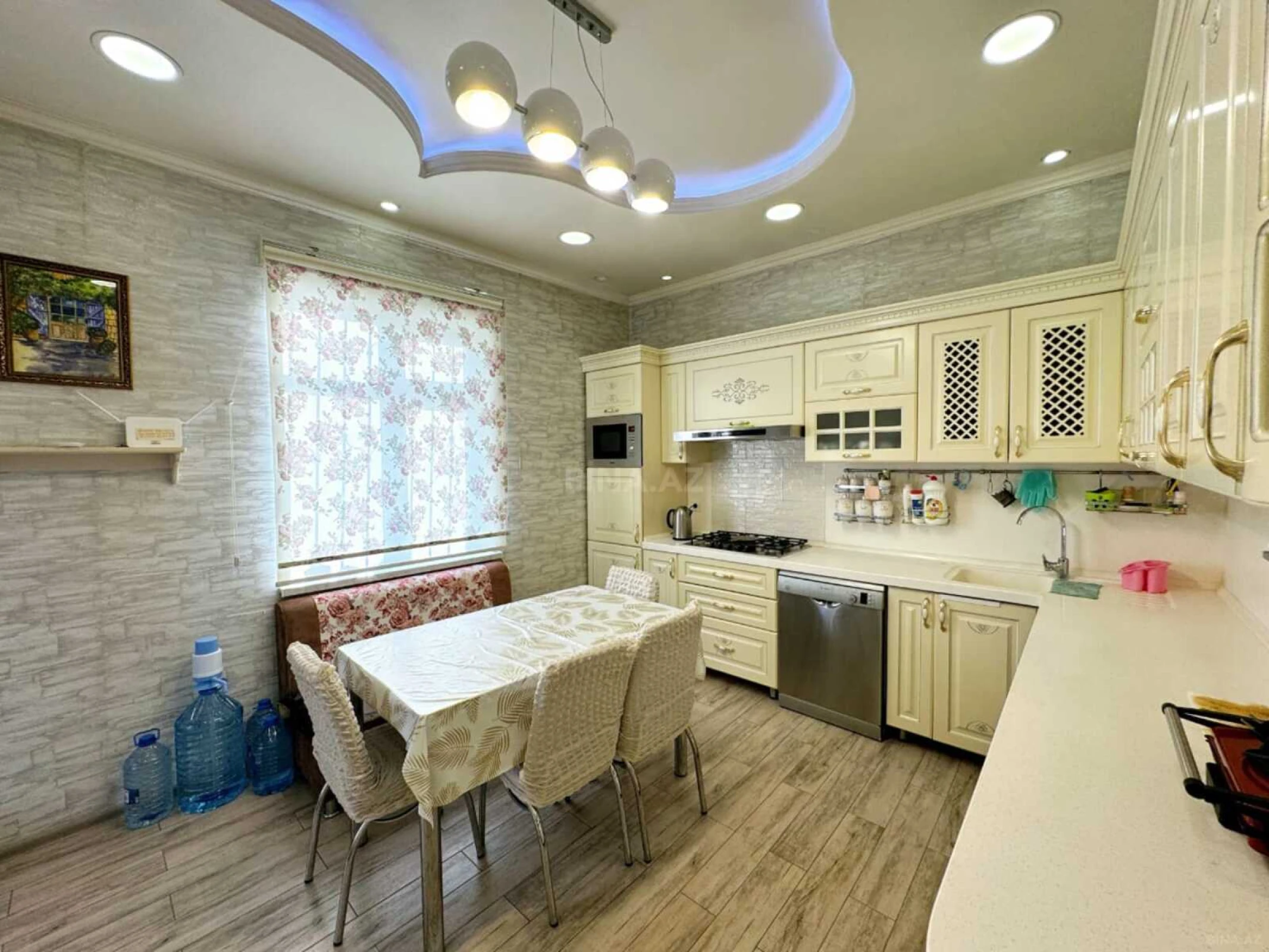 Kirayə verilir 4 otaqlı həyət evi 160 m²