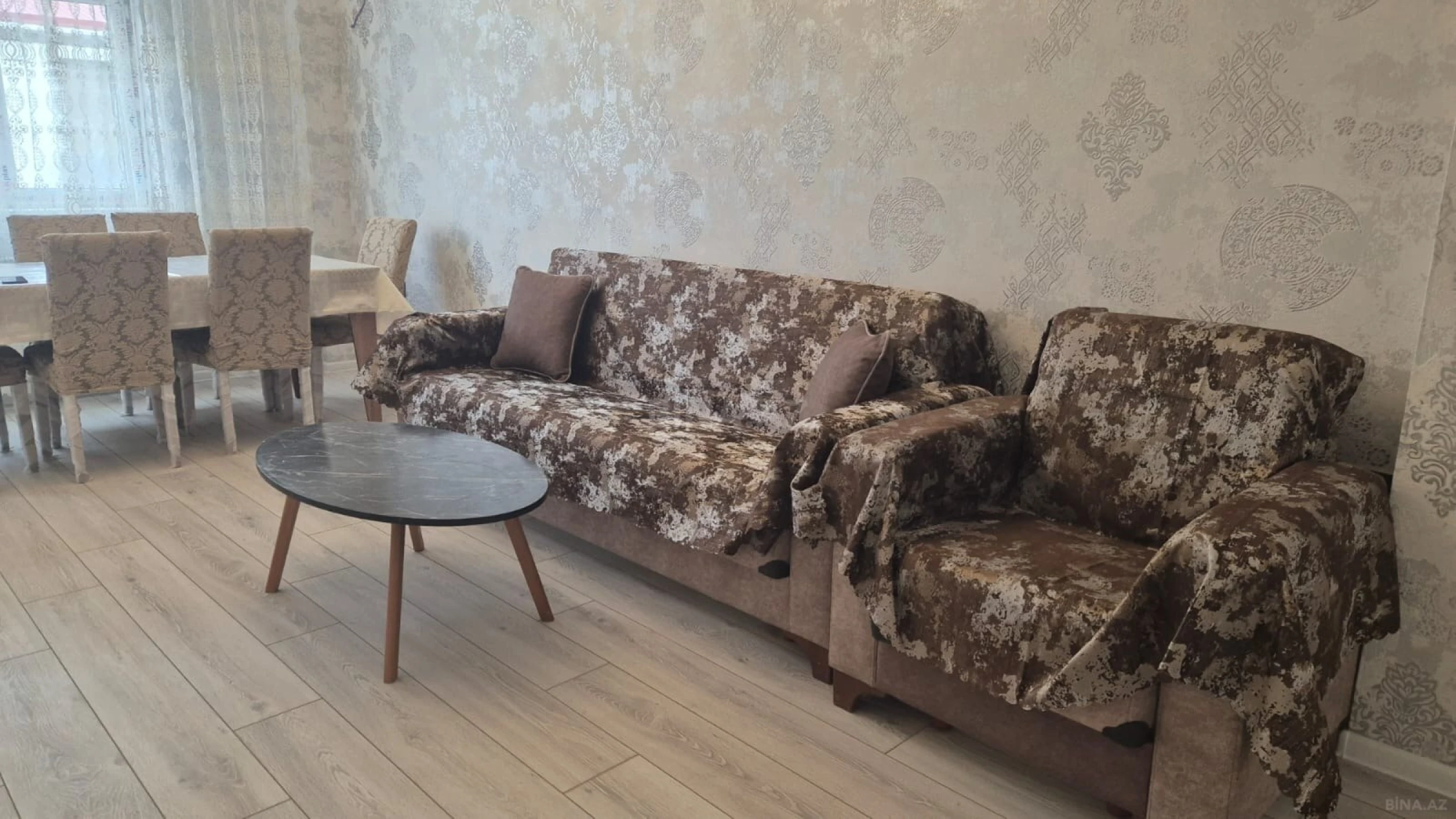 Kirayə verilir 2 otaqlı mənzil 60 m²