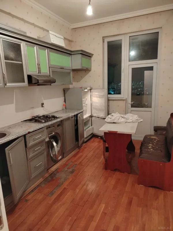 Kirayə verilir 2 otaqlı mənzil 65 m²