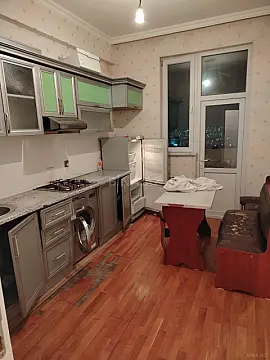 Kirayə verilir 2 otaqlı mənzil 65 m²