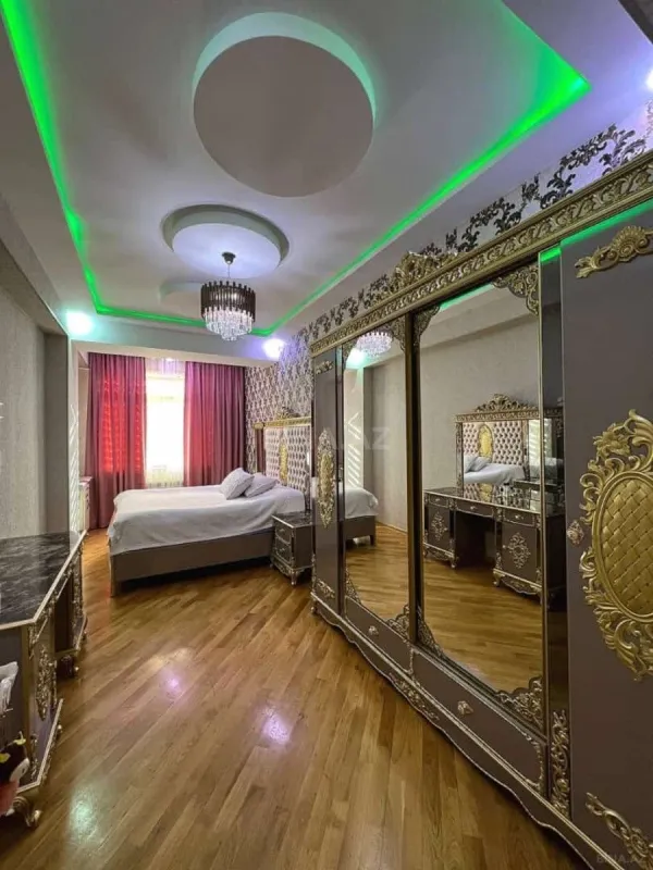 Kirayə verilir 3 otaqlı mənzil 130 m²