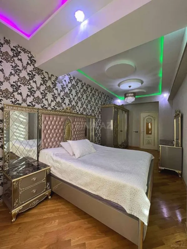 Kirayə verilir 3 otaqlı mənzil 130 m²