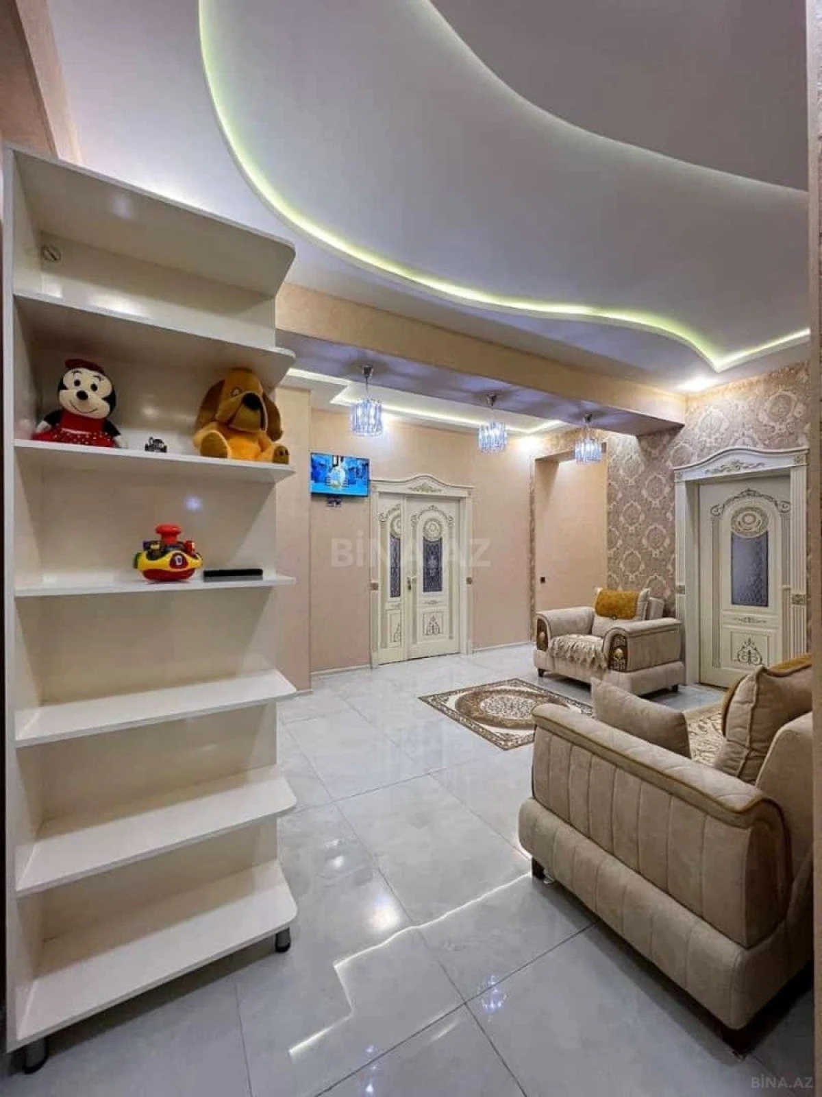 Kirayə verilir 3 otaqlı mənzil 130 m²