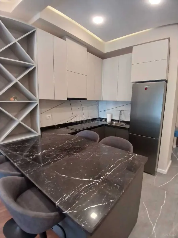 Kirayə verilir 2 otaqlı mənzil 65 m²