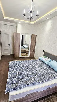 Kirayə verilir 2 otaqlı mənzil 75 m²