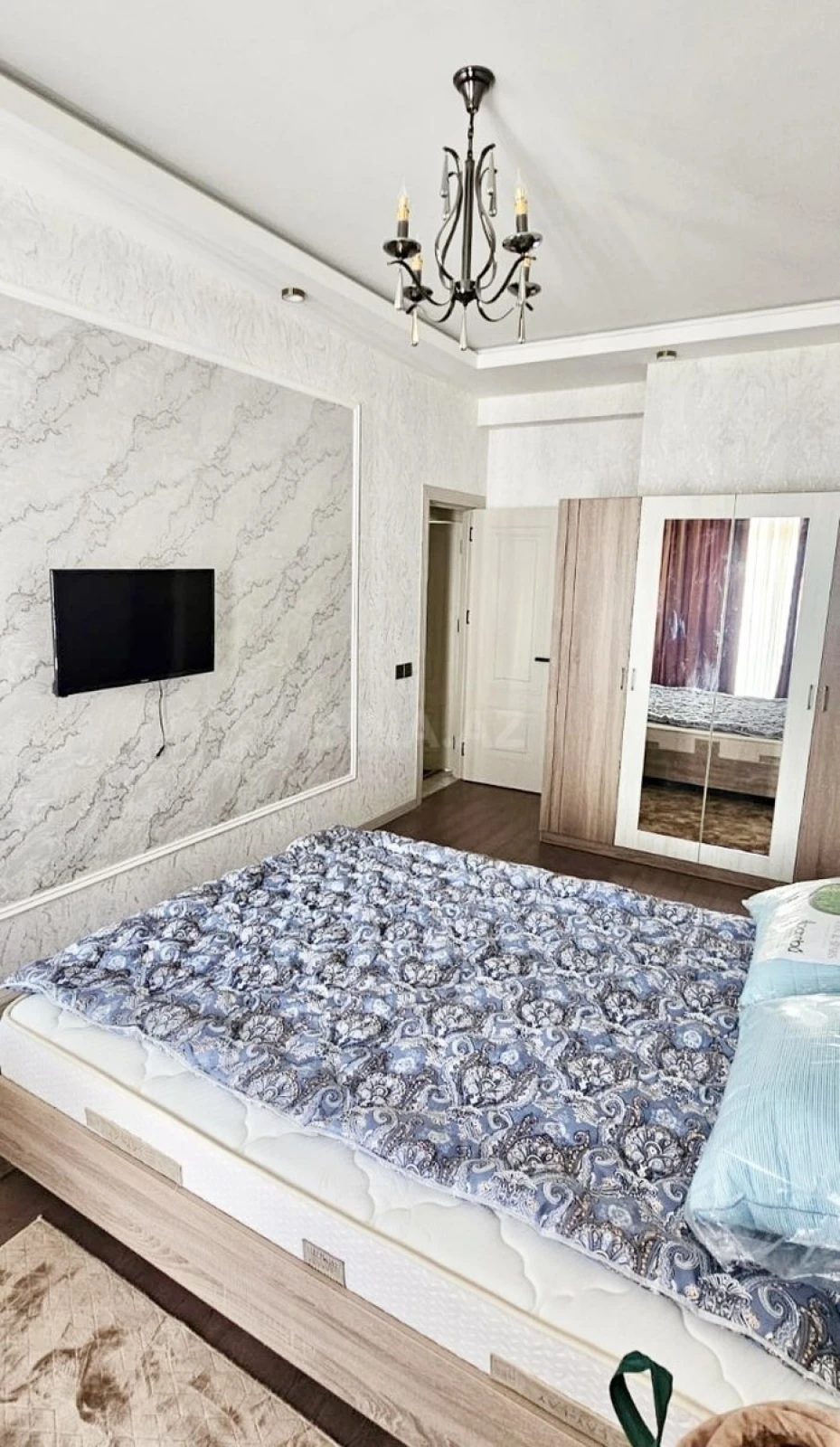 Kirayə verilir 2 otaqlı mənzil 75 m²