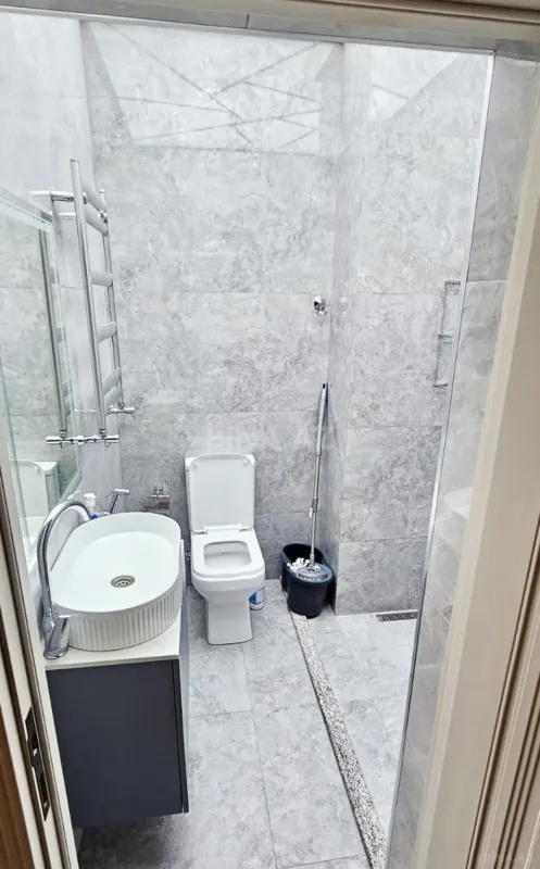 Kirayə verilir 2 otaqlı mənzil 75 m²