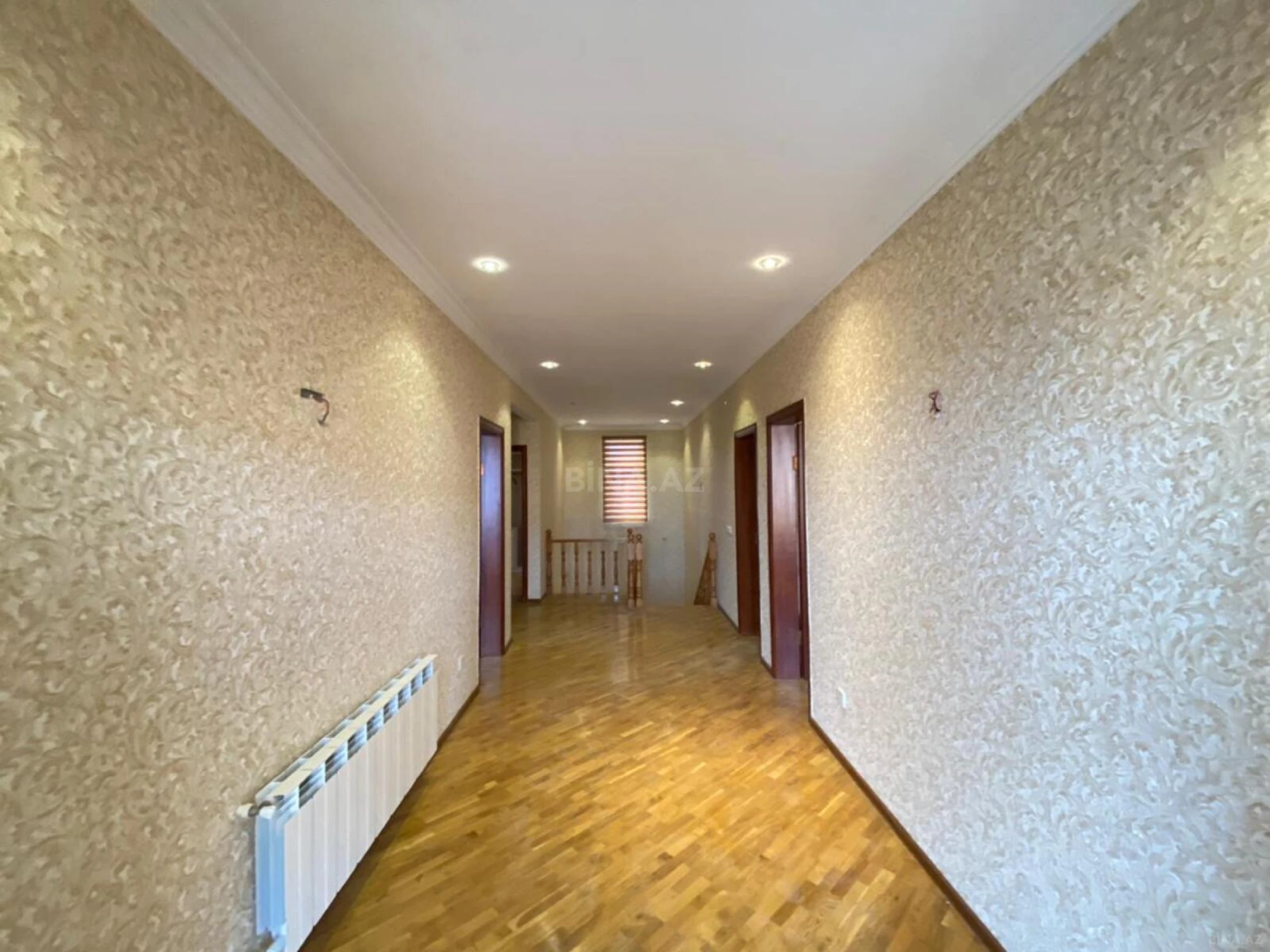 Satılır 6 otaqlı həyət evi 320 m²