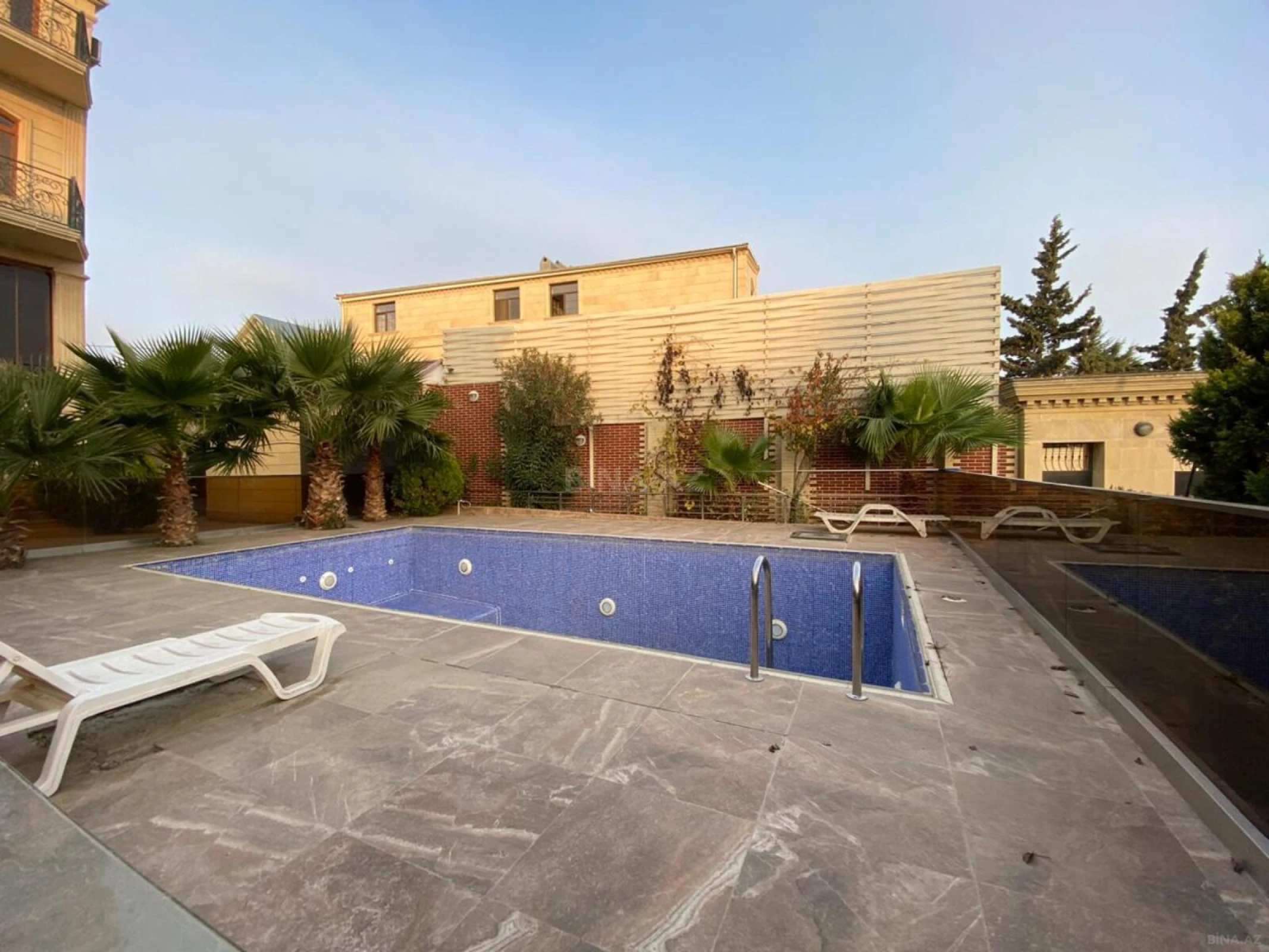 Satılır 6 otaqlı həyət evi 320 m²