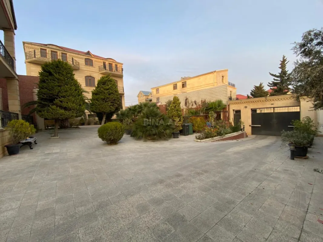 Satılır 6 otaqlı həyət evi 320 m²