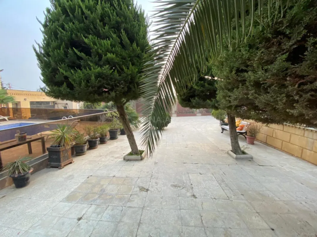 Satılır 6 otaqlı həyət evi 320 m²