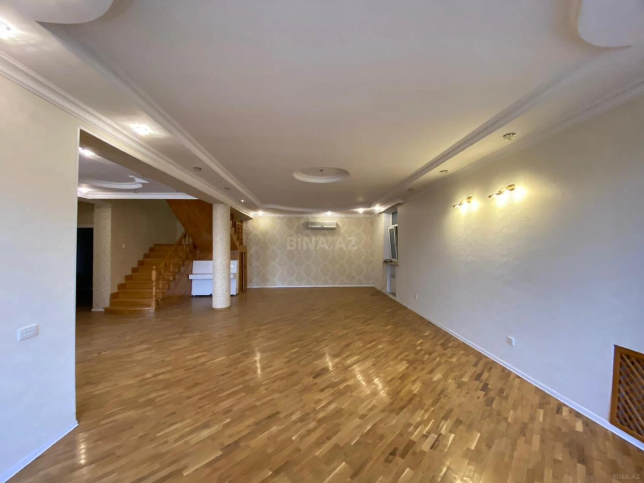 Satılır 6 otaqlı həyət evi 320 m²