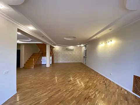 Satılır 6 otaqlı həyət evi 320 m²
