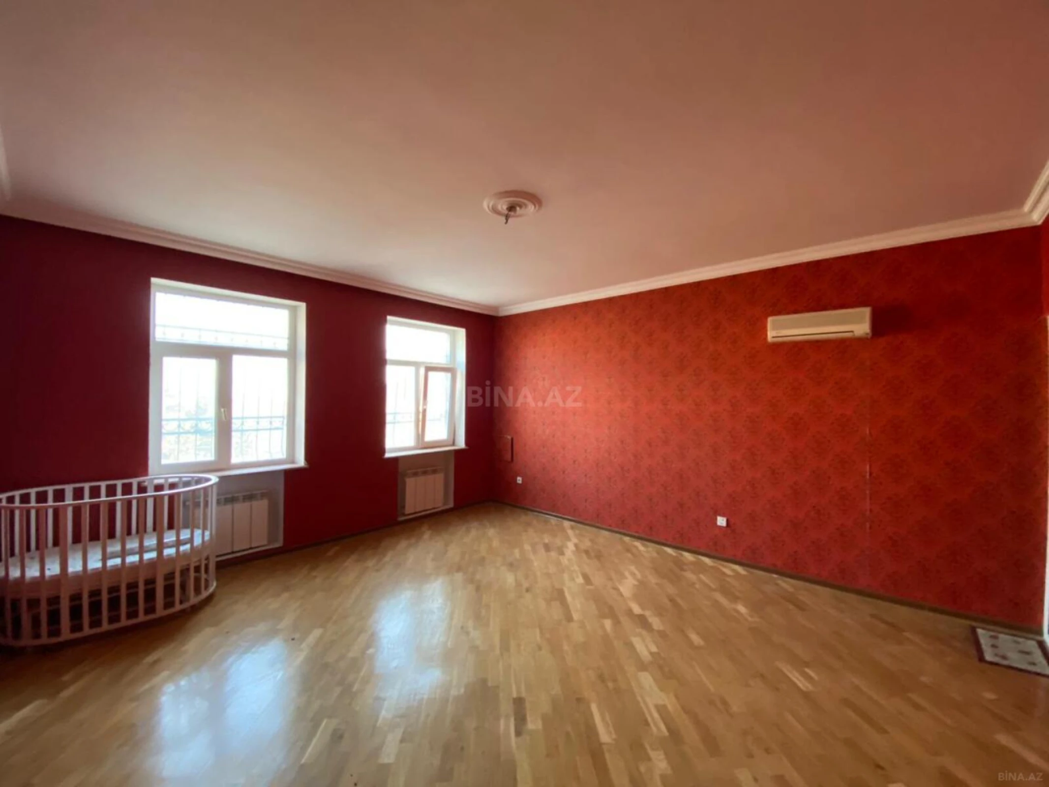 Satılır 6 otaqlı həyət evi 320 m²