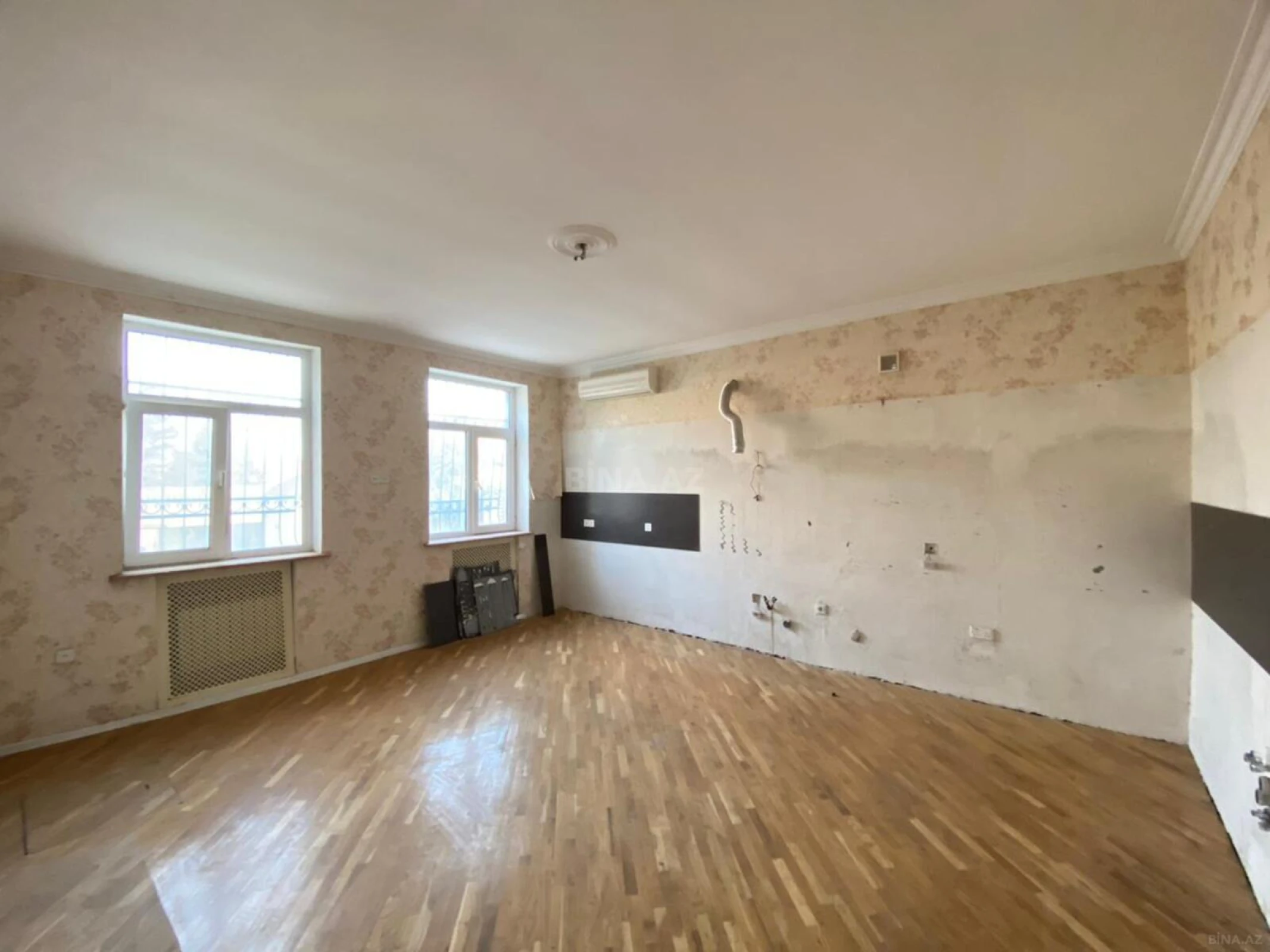 Satılır 6 otaqlı həyət evi 320 m²