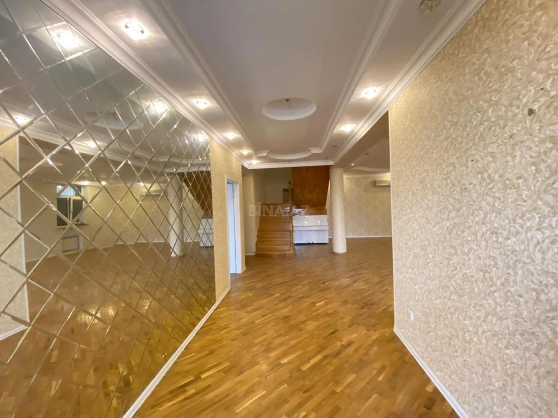 Satılır 6 otaqlı həyət evi 320 m²