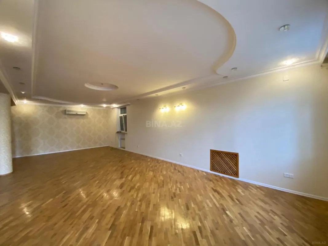Satılır 6 otaqlı həyət evi 320 m²