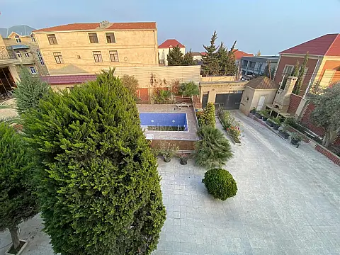 Satılır 6 otaqlı həyət evi 320 m²