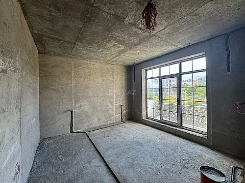 Satılır 6 otaqlı həyət evi 400 m²