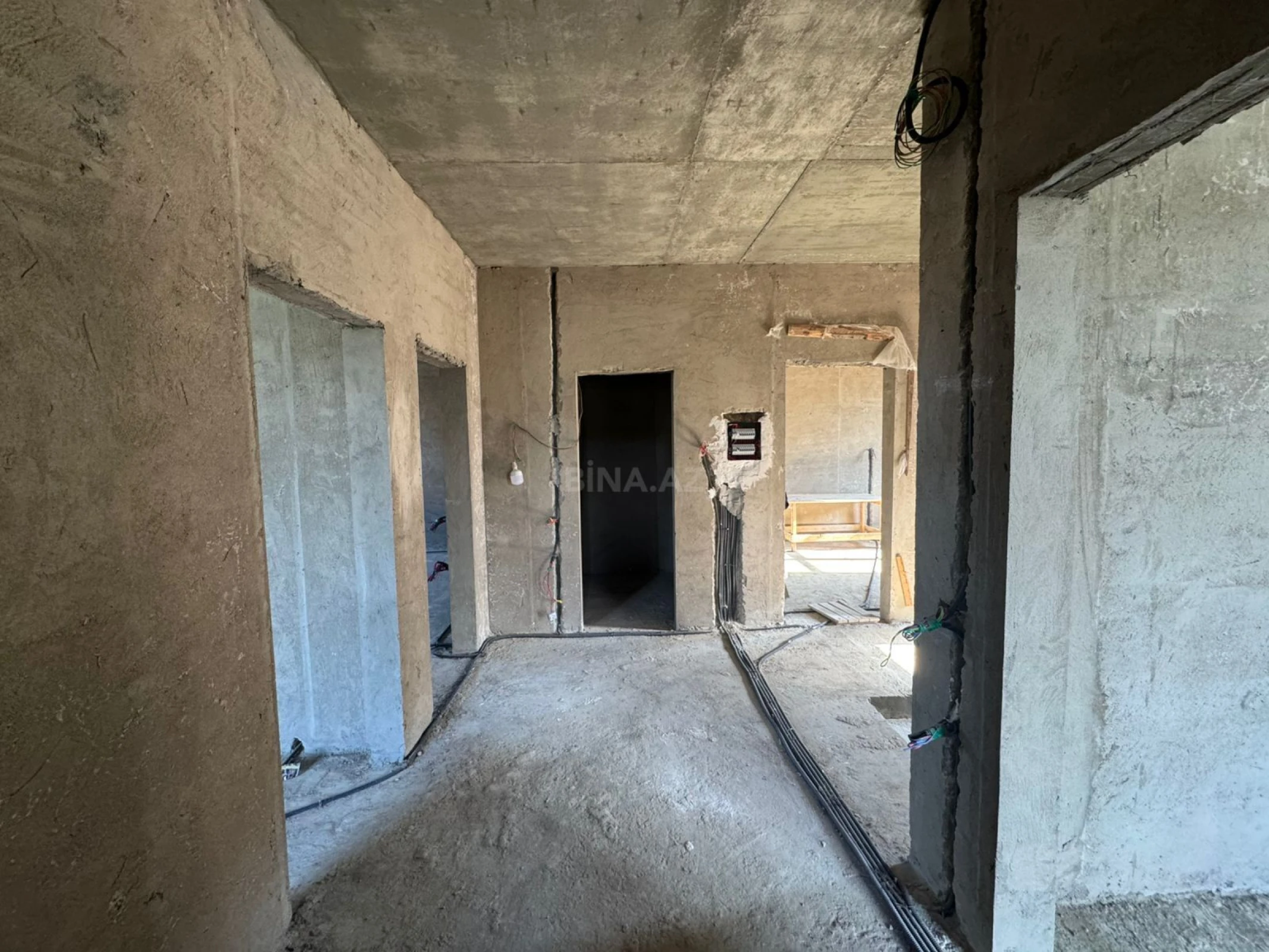 Satılır 6 otaqlı həyət evi 400 m²