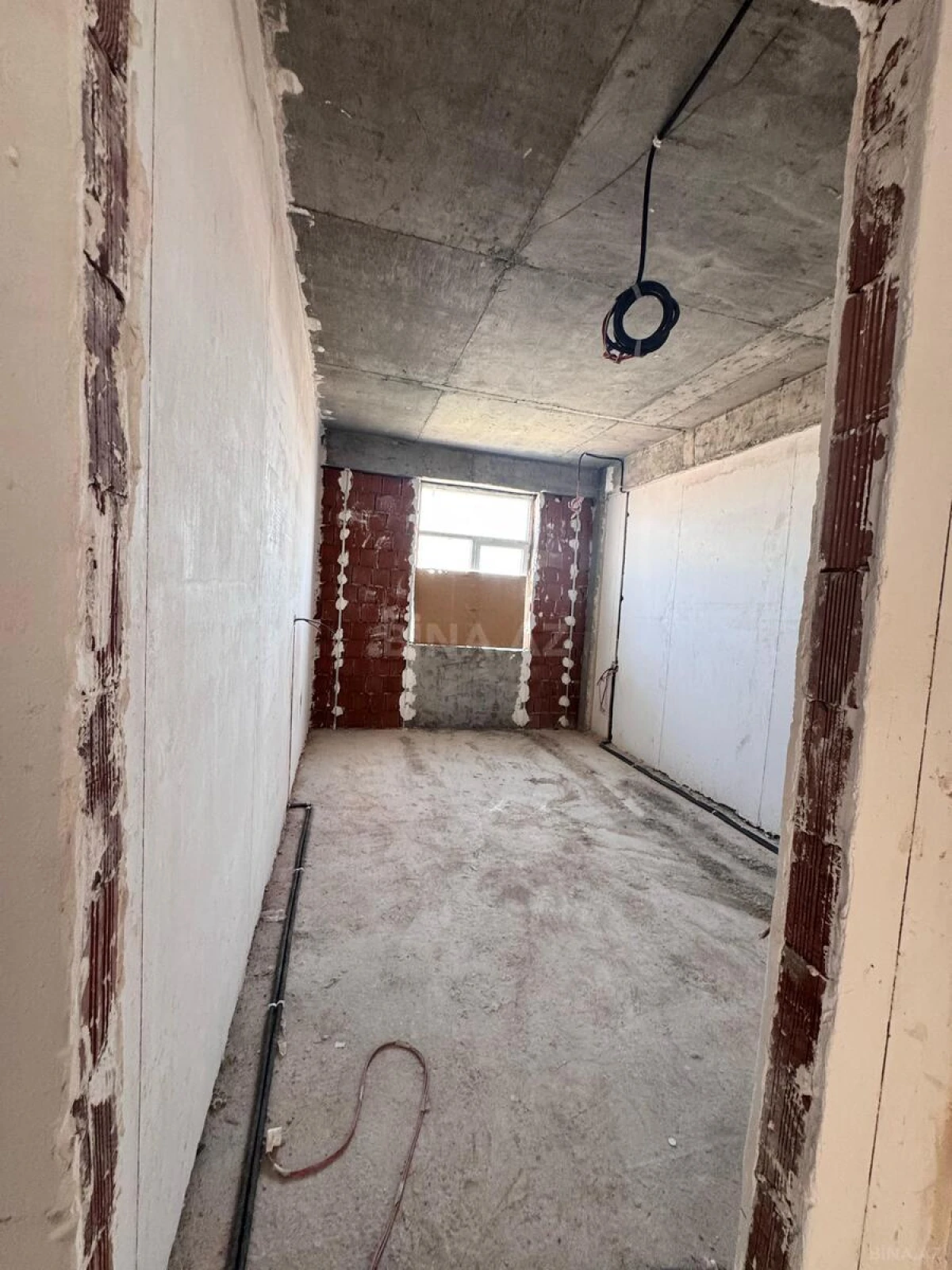 Satılır 3 otaqlı mənzil 83.1 m²