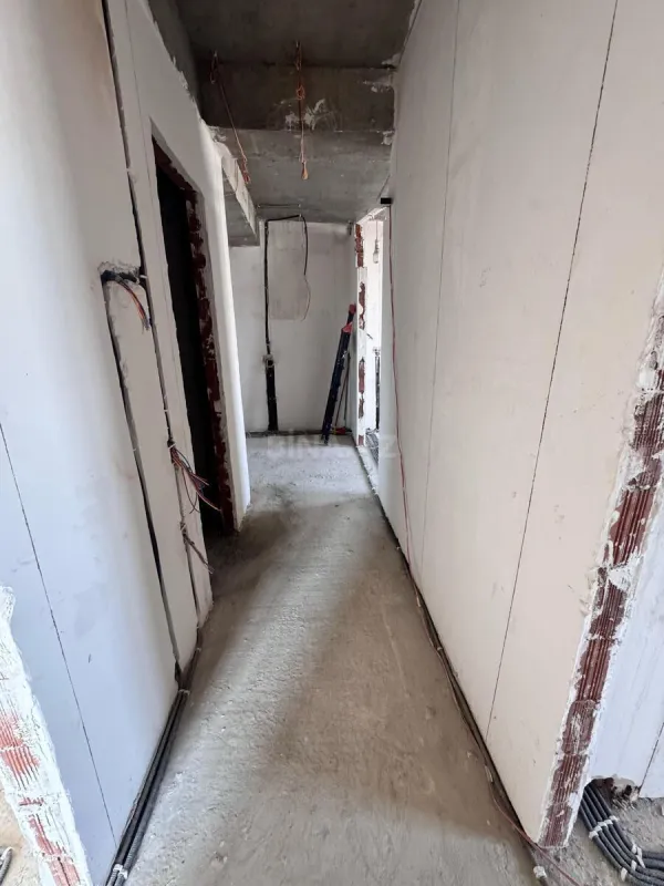 Satılır 3 otaqlı mənzil 83.1 m²