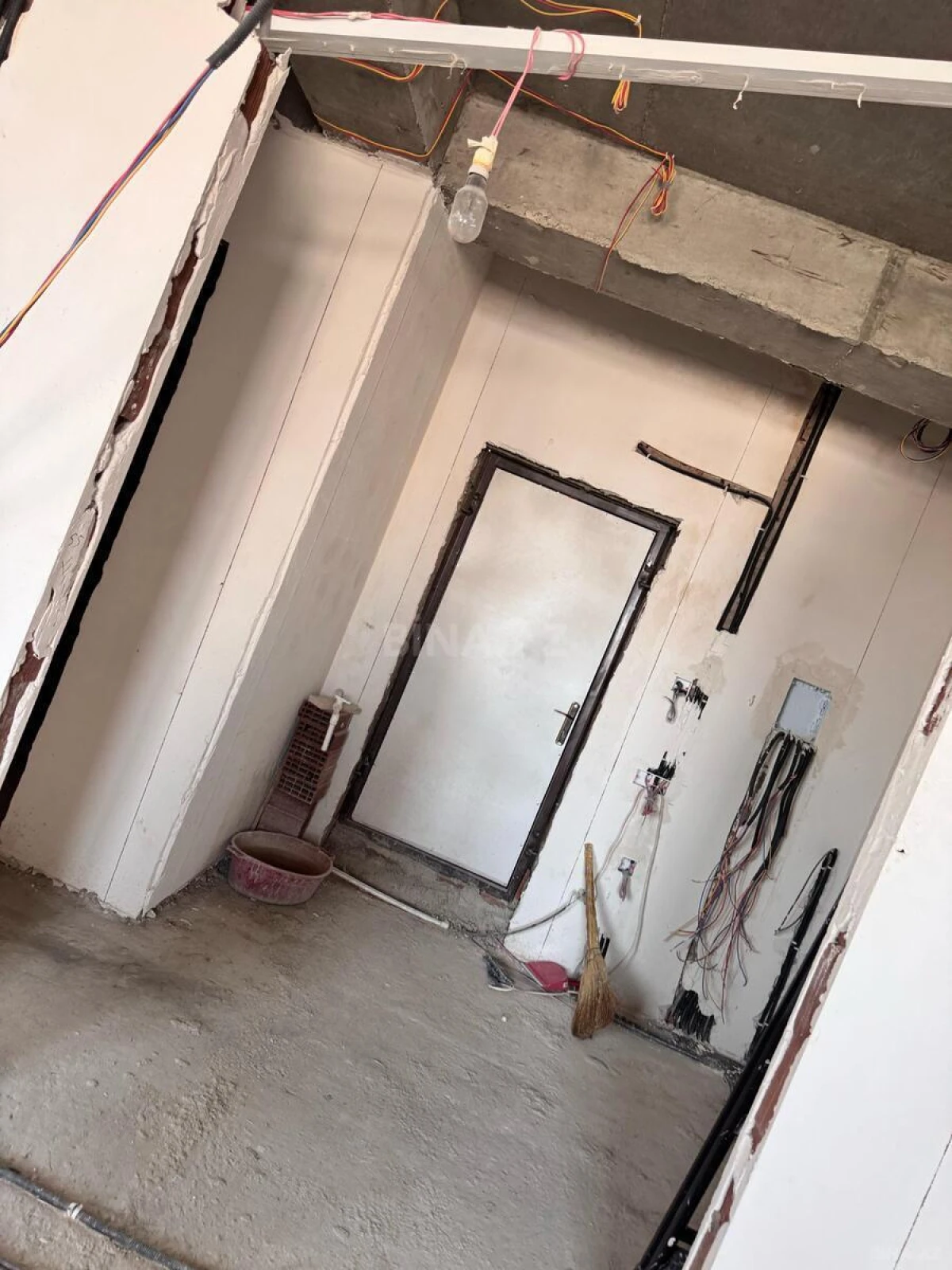 Satılır 3 otaqlı mənzil 83.1 m²
