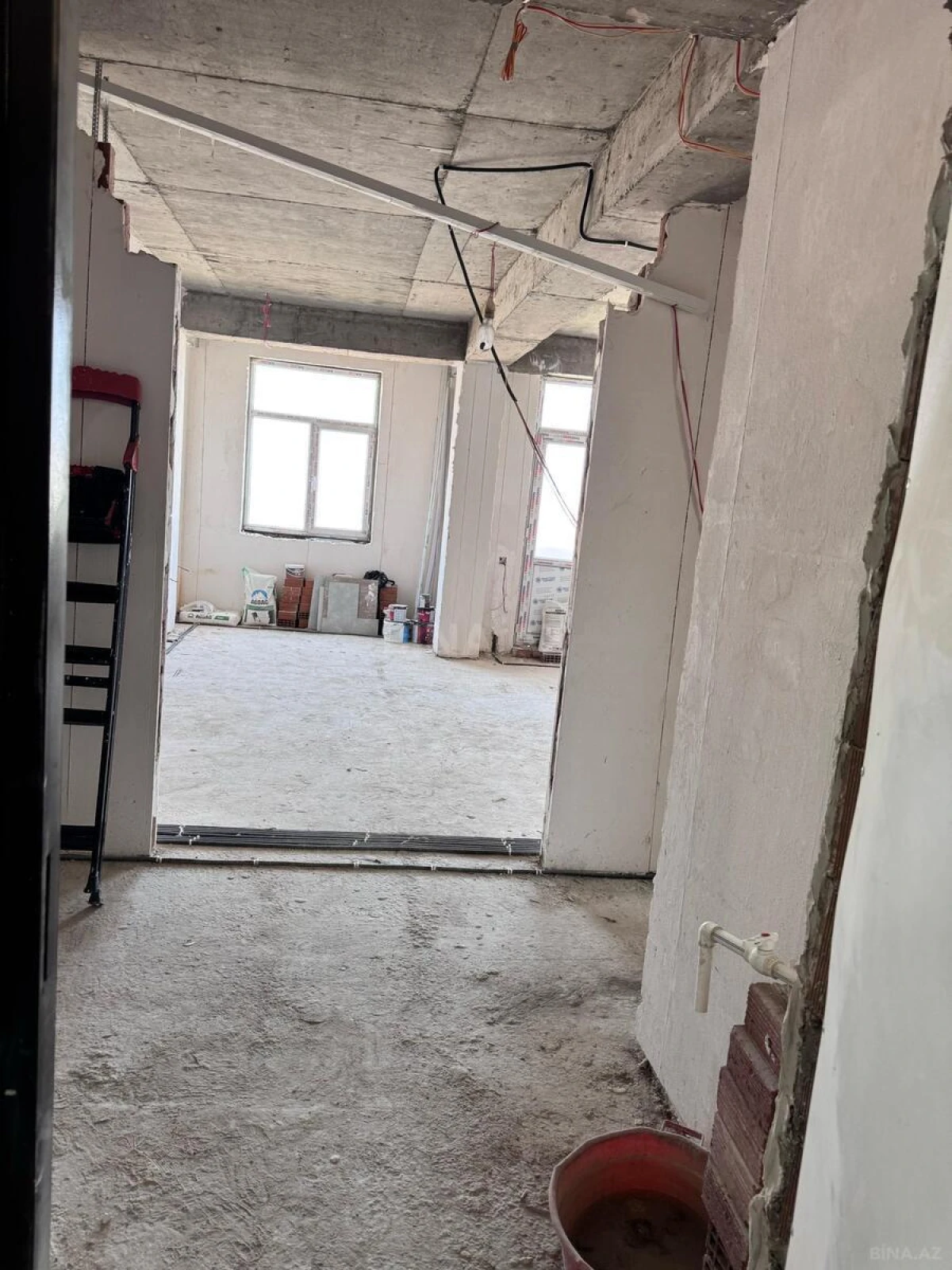 Satılır 3 otaqlı mənzil 83.1 m²