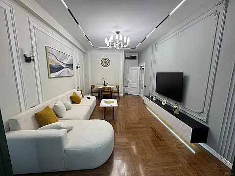 Kirayə verilir 2 otaqlı mənzil 70 m²