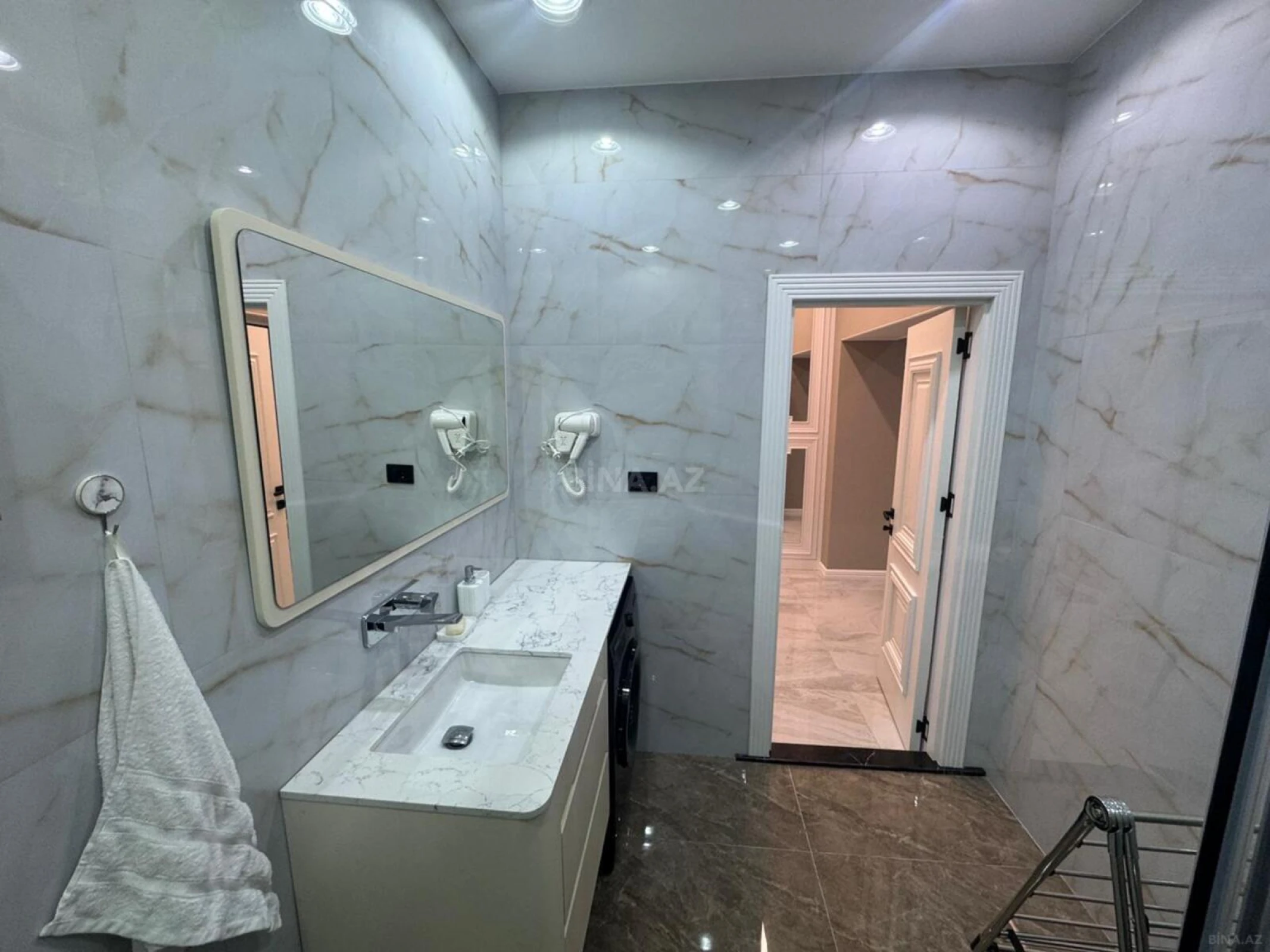 Kirayə verilir 2 otaqlı mənzil 70 m²