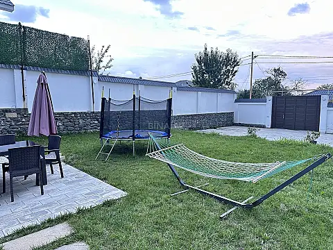 Satılır 4 otaqlı həyət evi 150 m²