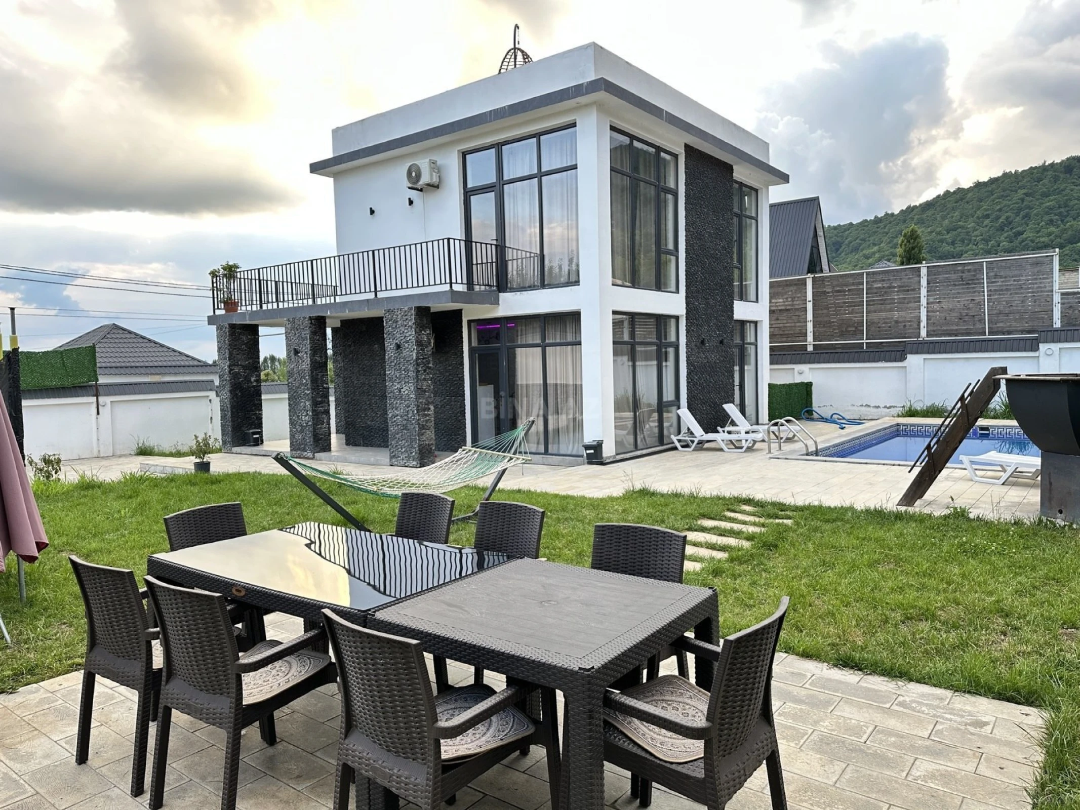 Satılır 4 otaqlı həyət evi 150 m²