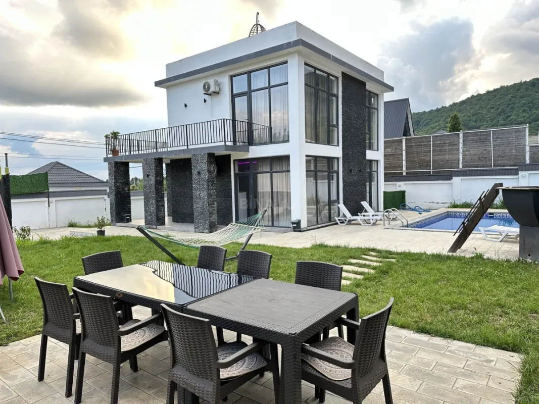 Satılır 4 otaqlı həyət evi 150 m²