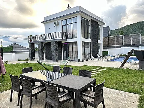 Satılır 4 otaqlı həyət evi 150 m²